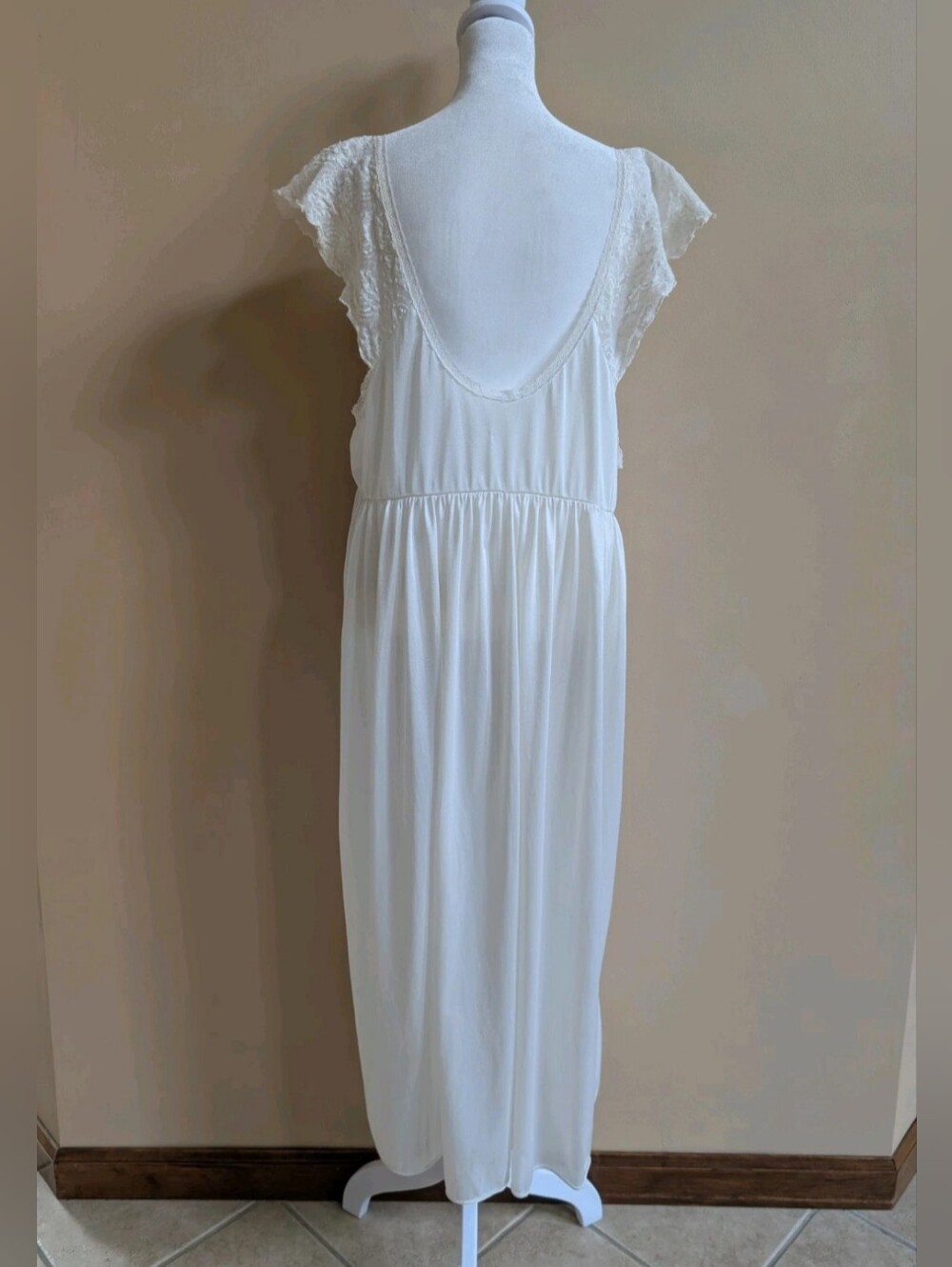 Vintage Ivory Nightgown 2X Plus Size Lace Pearl Beaded Nylon Made In USA - Picture 8 of 15
